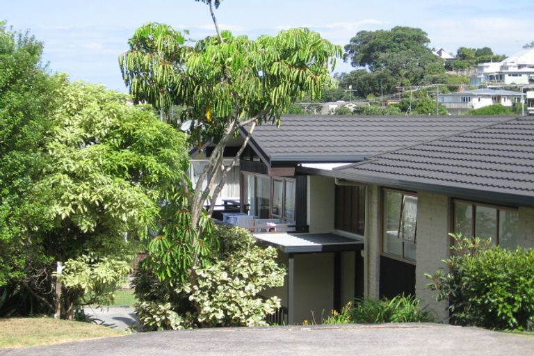 Photo of property in 10 Commodore Parry Road, Castor Bay, Auckland, 0620