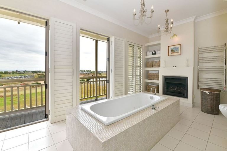 Photo of property in 295 Pinecrest Drive, Gulf Harbour, Whangaparaoa, 0930