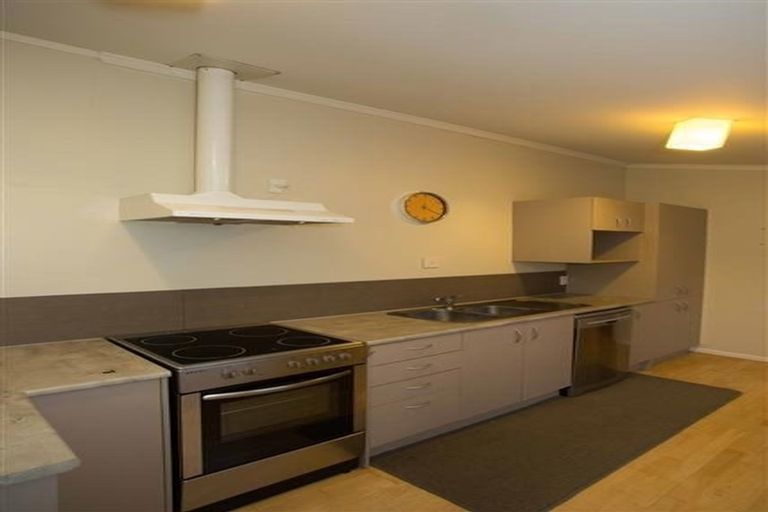 Photo of property in 33 Porritt Avenue, Mount Victoria, Wellington, 6011