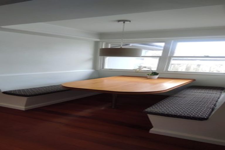 Photo of property in 24 Takutai Avenue, Bucklands Beach, Auckland, 2012