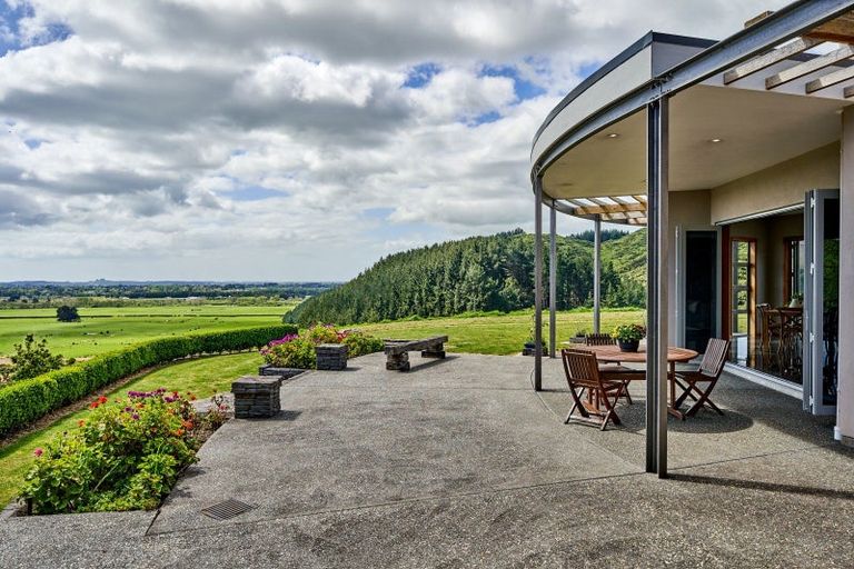 Photo of property in 102 Kuku East Road, Kuku, Levin, 5570