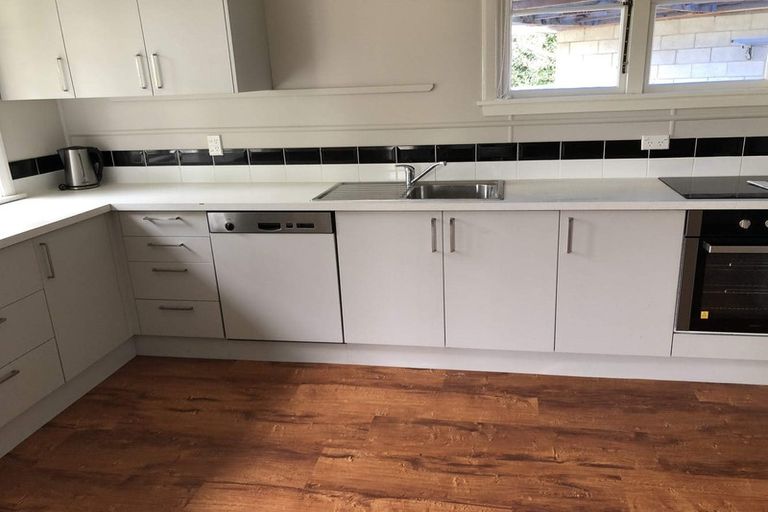 Photo of property in 15 Kaplan Avenue, Islington, Christchurch, 8042