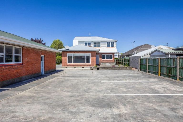 Photo of property in 332 Blenheim Road, Upper Riccarton, Christchurch, 8041