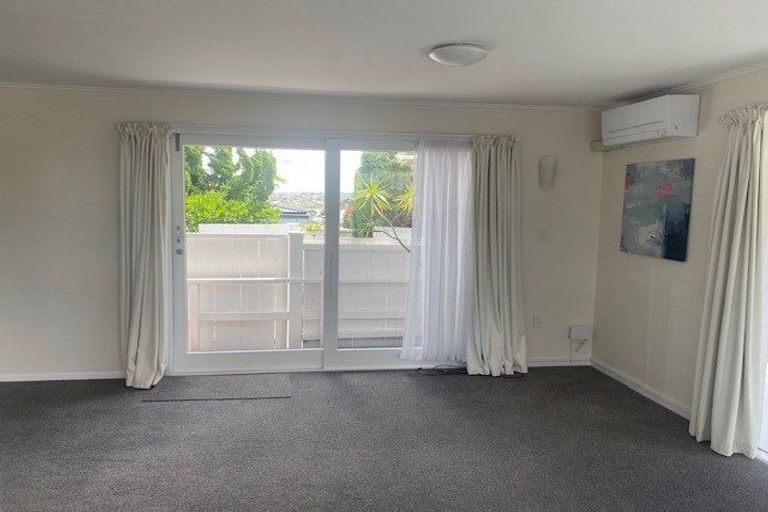 Photo of property in 4/240 Hurstmere Road, Takapuna, Auckland, 0622
