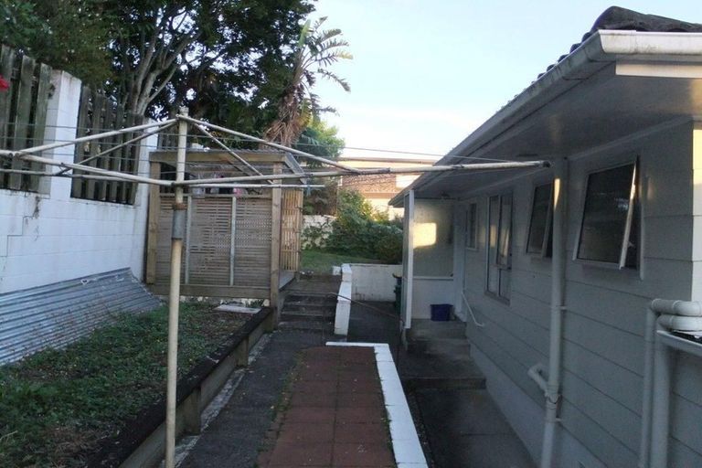 Photo of property in 1/23 Anich Road, Massey, Auckland, 0614