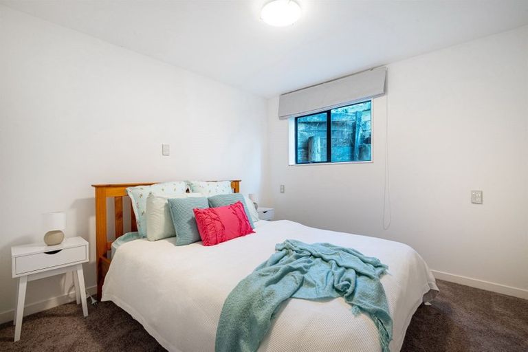 Photo of property in 2/53 Seaton Road, Murrays Bay, Auckland, 0630