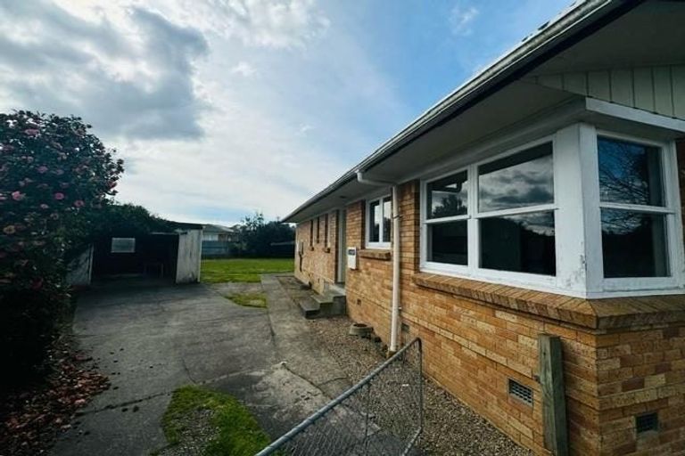 Photo of property in 54 Collins Road, Melville, Hamilton, 3206