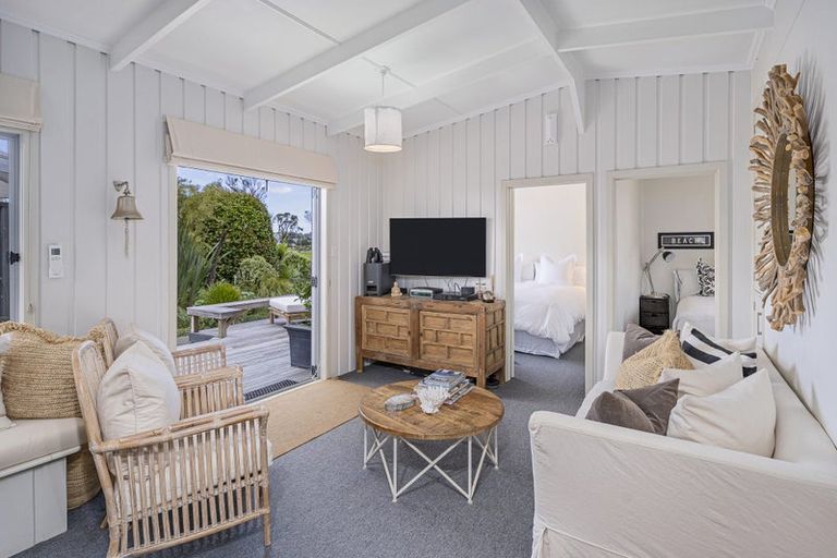 Photo of property in 55 Hornsea Road, Tairua, 3508