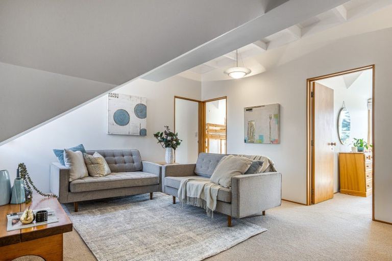 Photo of property in 6 Terrylyn Drive, Hillcrest, Auckland, 0627