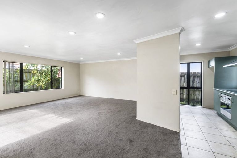 Photo of property in 24 Sheddings Lane, East Tamaki, Auckland, 2016