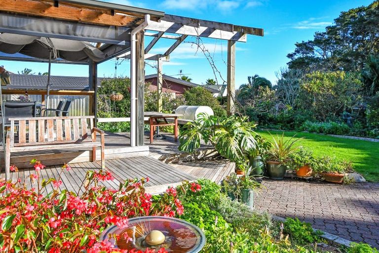 Photo of property in 8 Lemonwood Place, The Gardens, Auckland, 2105