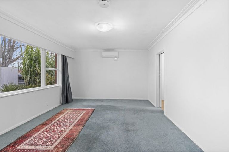 Photo of property in 2/10 Mahon Place, Papatoetoe, Auckland, 2025