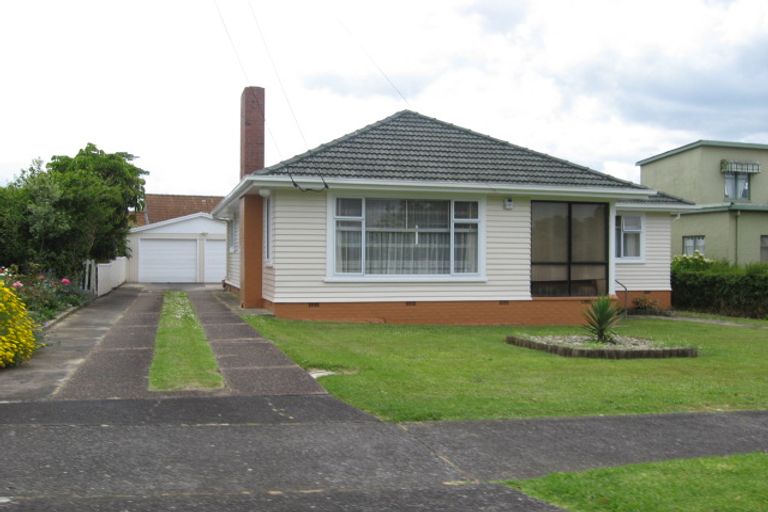 Photo of property in 5 Shortt Avenue, Mangere Bridge, Auckland, 2022