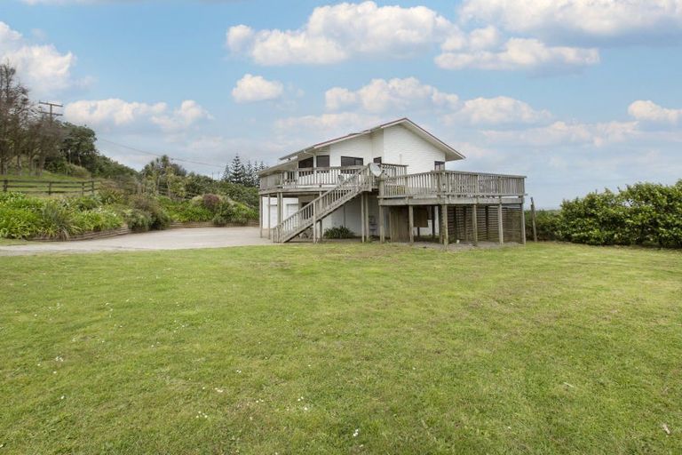 Photo of property in 106 Rehutai Road, Baylys Beach, Dargaville, 0377