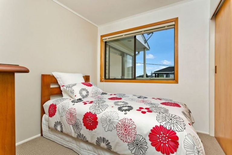 Photo of property in 72 Matipo Road, Mairangi Bay, Auckland, 0630
