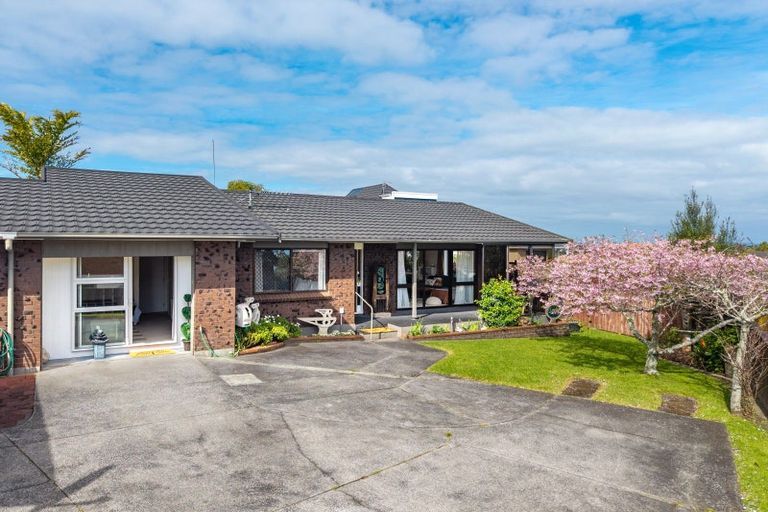 Photo of property in 2/42 Cromdale Avenue, Highland Park, Auckland, 2010