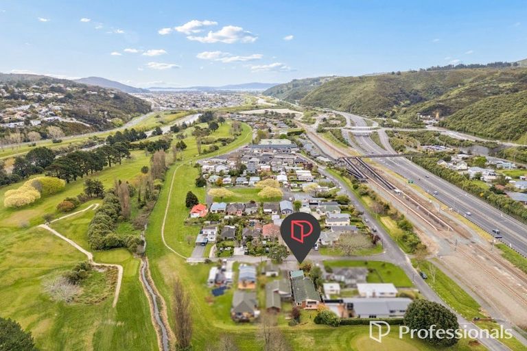 Photo of property in 3 York Avenue, Manor Park, Lower Hutt, 5019