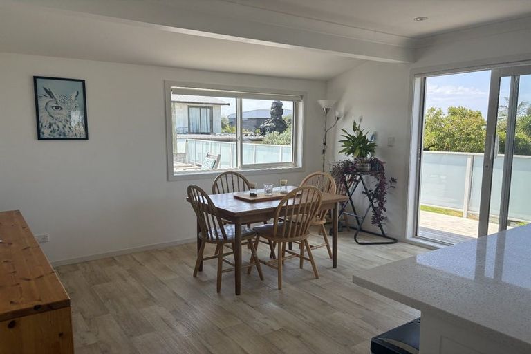 Photo of property in 1/953 Beach Road, Torbay, Auckland, 0630