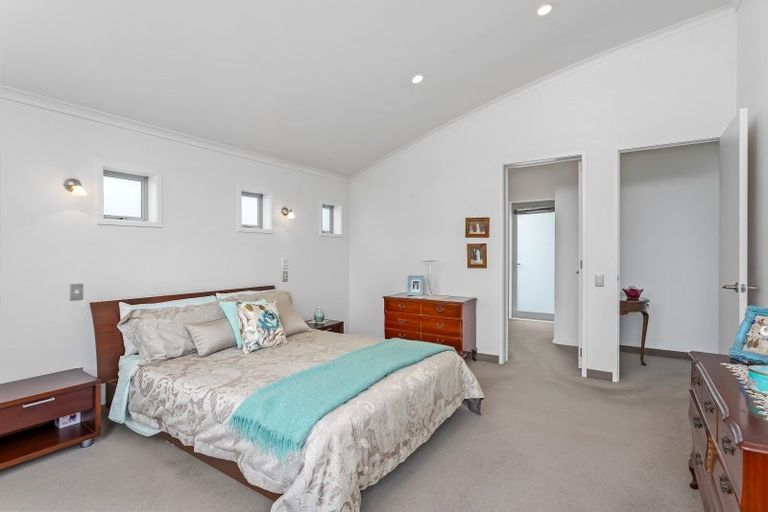 Photo of property in 88 Grovenor Drive, Orewa, 0931