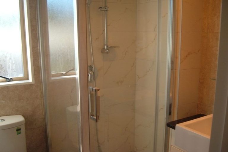 Photo of property in 17a Tomo Street, New Lynn, Auckland, 0600