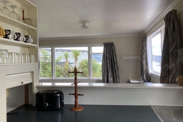 Photo of property in 38 Marine Parade, Macandrew Bay, Dunedin, 9014