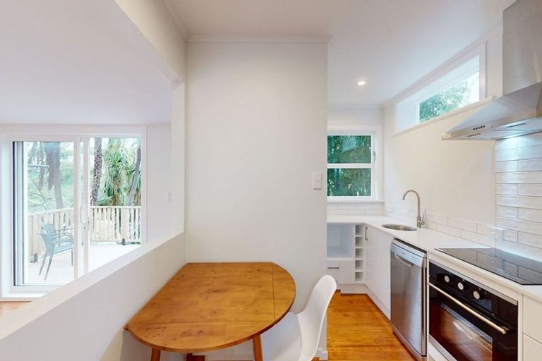 Photo of property in 44 Delhi Crescent, Khandallah, Wellington, 6035