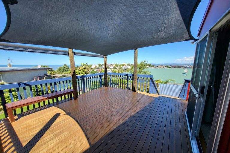 Photo of property in 13 Thompson Road, Bluff Hill, Napier, 4110