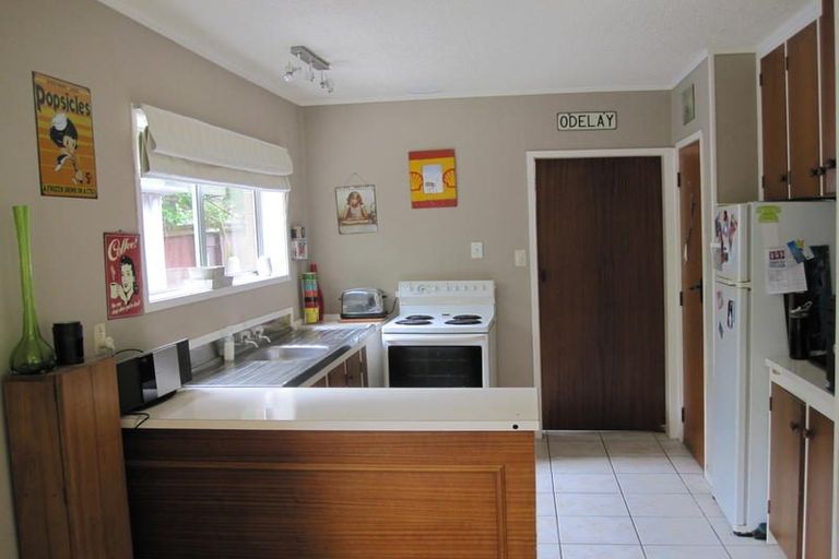 Photo of property in 2/76 Glenvar Road, Torbay, Auckland, 0630