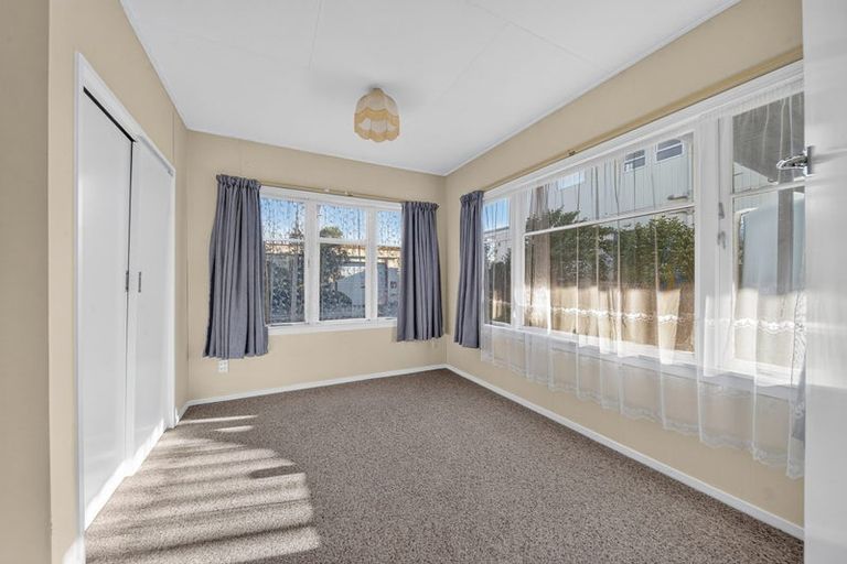 Photo of property in 44 Pinedale Crescent, Riversdale Beach, Masterton, 5872