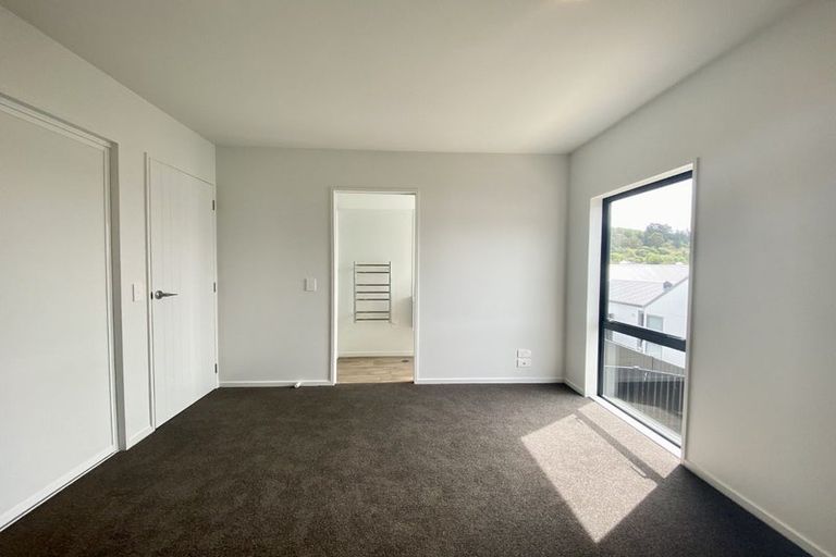 Photo of property in 17 Wheatsheaf Lane, Heathcote Valley, Christchurch, 8022