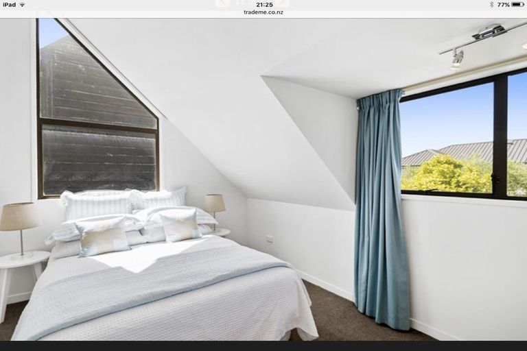 Photo of property in 92b Aikmans Road, Merivale, Christchurch, 8014