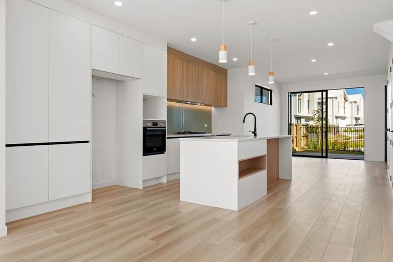 Photo of property in 27 Porowha Road, Westgate, Auckland, 0814