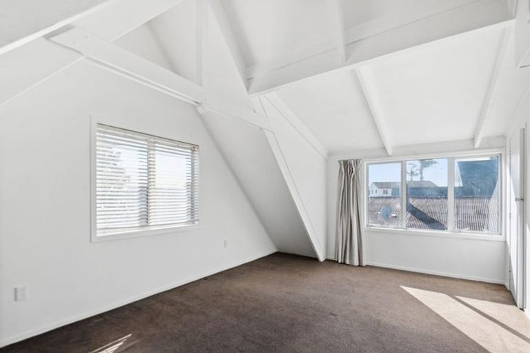 Photo of property in 161 Karewa Parade, Papamoa Beach, Papamoa, 3118