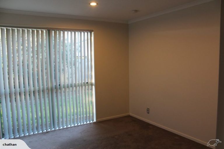 Photo of property in 76a Hepburn Road, Glendene, Auckland, 0602