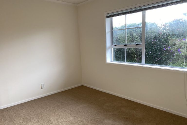 Photo of property in 3 Delisle Place, Windsor Park, Auckland, 0632