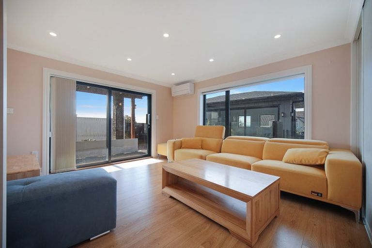 Photo of property in 64 Onetaunga Road, Chatswood, Auckland, 0626