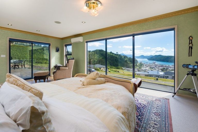 Photo of property in 29 Harbour View Heights, Picton, 7220