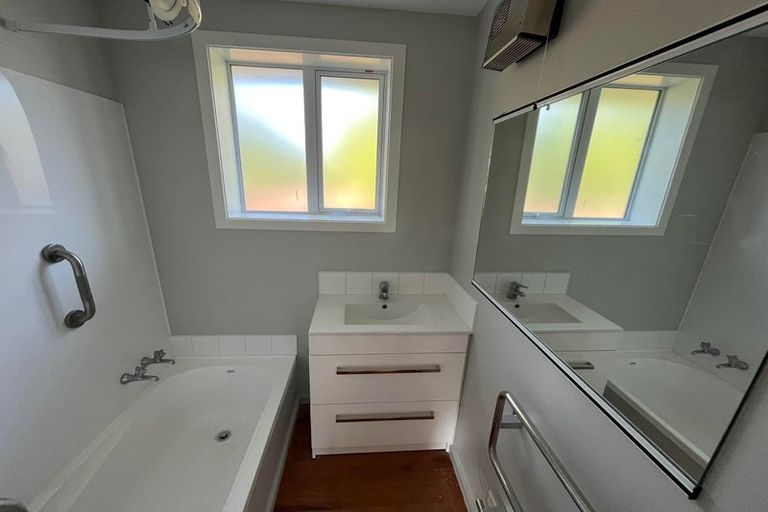 Photo of property in 4 Saffron Street, Bryndwr, Christchurch, 8053