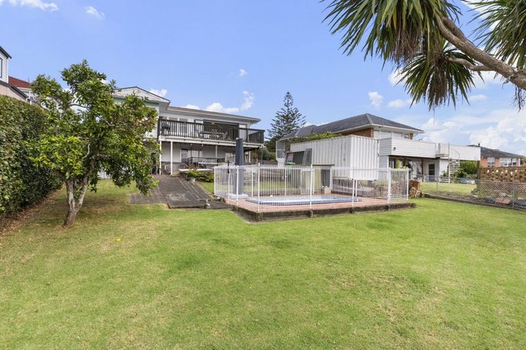 Photo of property in 29 Te Atatu Road, Te Atatu South, Auckland, 0610