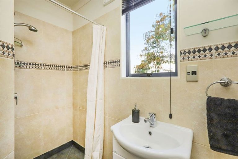 Photo of property in 5 Laing Cove, Havelock North, 4130