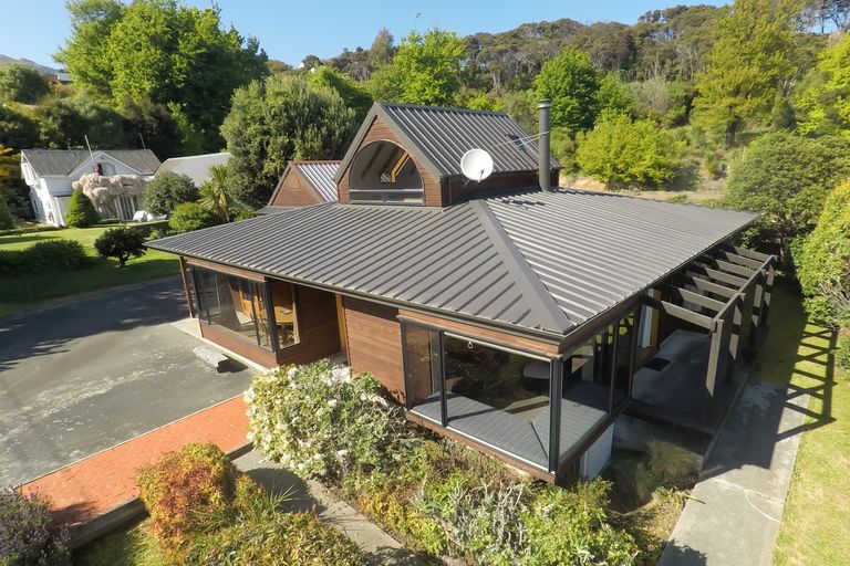 Photo of property in 6 Julius Place, Akaroa, 7520