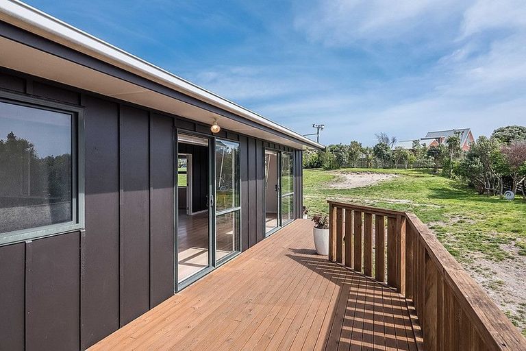 Photo of property in 26 Kitchener Street, Te Horo Beach, Otaki, 5581