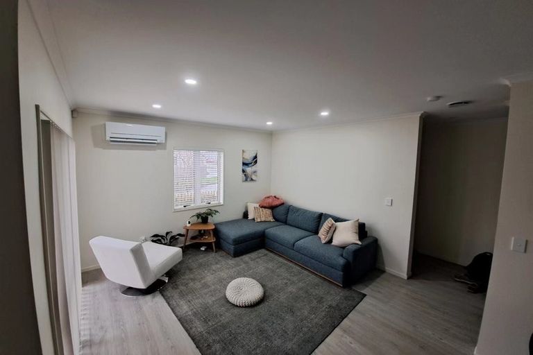 Photo of property in 17 Warbler Crescent, Papakura, 2110