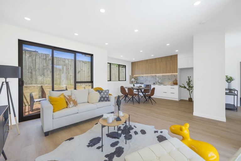 Photo of property in 744b East Coast Road, Pinehill, Auckland, 0630