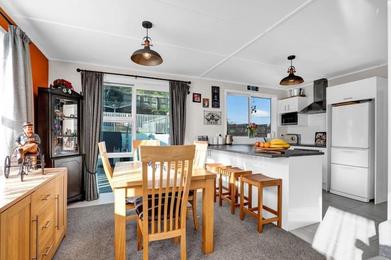 Photo of property in 19 Clearmont Crescent, Blagdon, New Plymouth, 4310