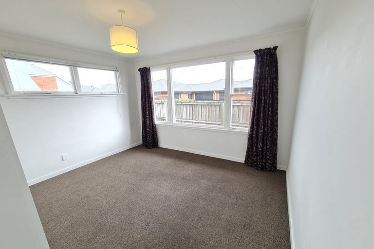 Photo of property in 99 Avonhead Road, Avonhead, Christchurch, 8042