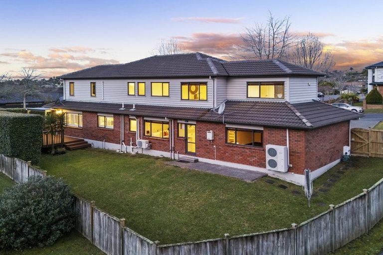 Photo of property in 54 Sapperton Drive, Henderson, Auckland, 0612