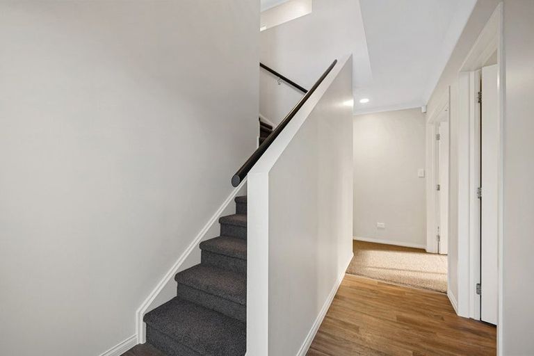 Photo of property in 6 Chadlington Avenue, Henderson, Auckland, 0612