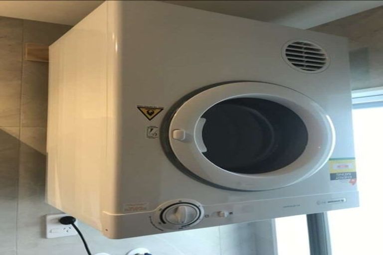 Photo of property in 2 Veneta Close, Flat Bush, Auckland, 2019