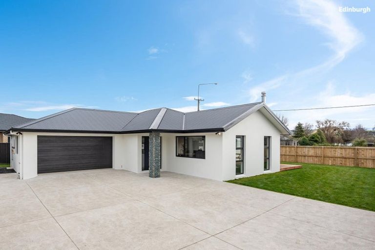 Photo of property in 2a Margate Street, Waihola, Milton, 9073